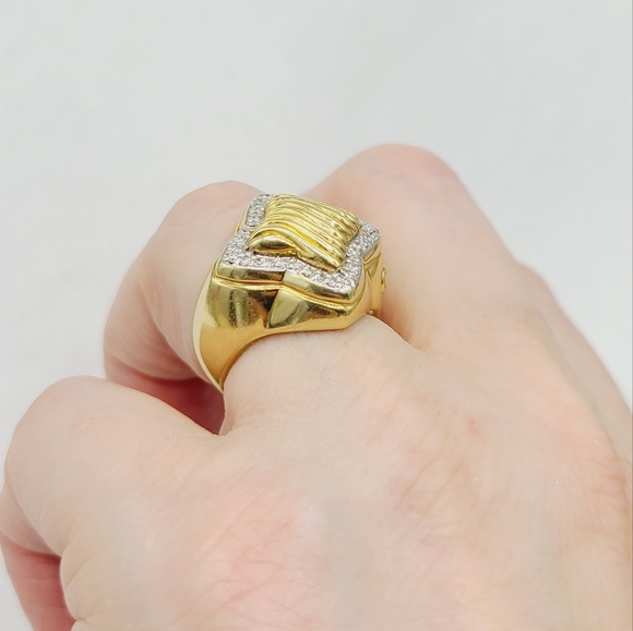 David Yurman Quatrefoil Sculpted Ring With Diamonds in 18k Gold - Picture 14 of 15